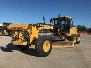 2018 John Deere 670G