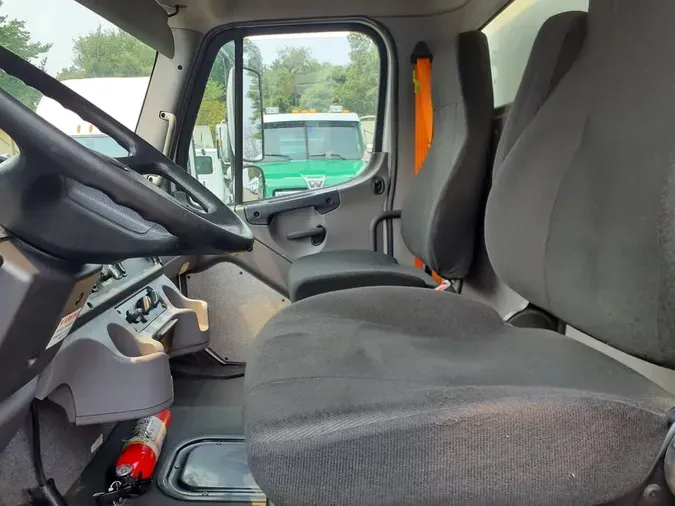 2020 FREIGHTLINER M2 106