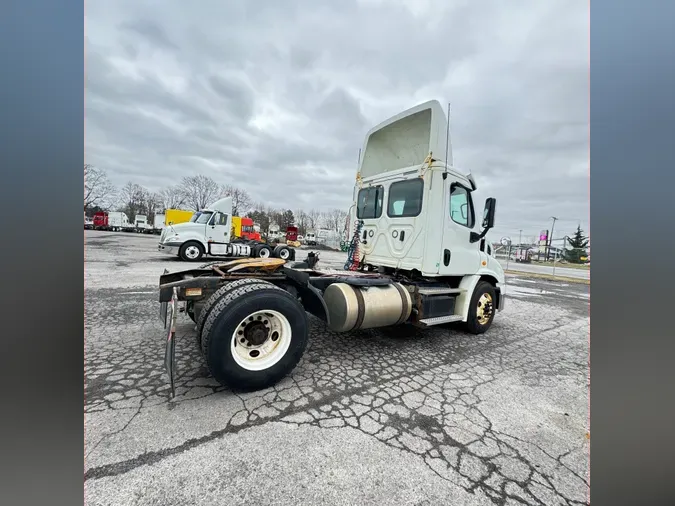 2018 FREIGHTLINER/MERCEDES CASCADIA 113