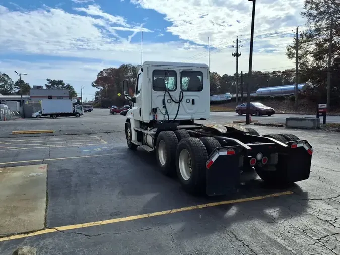 2018 FREIGHTLINER/MERCEDES CASCADIA 1251df36bbf42762d5fb885ed1c8493d526