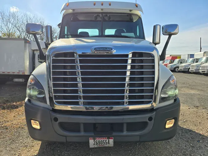 2018 FREIGHTLINER/MERCEDES CASCADIA 125