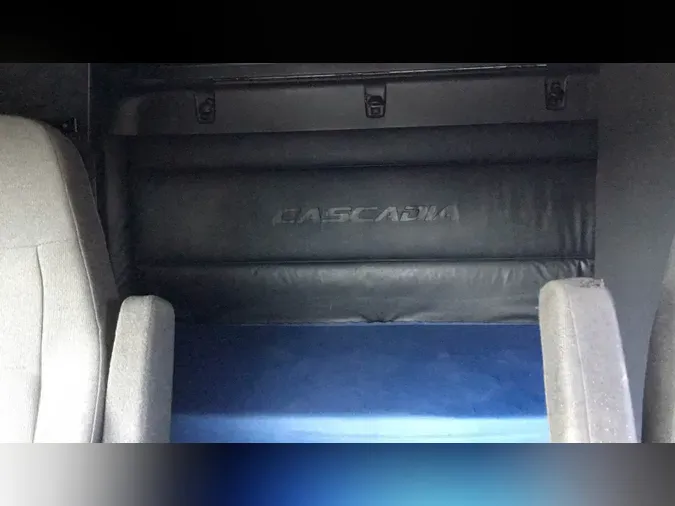 2023 Freightliner Cascadia 1261df8631547fe02ed41548b927686c1d2