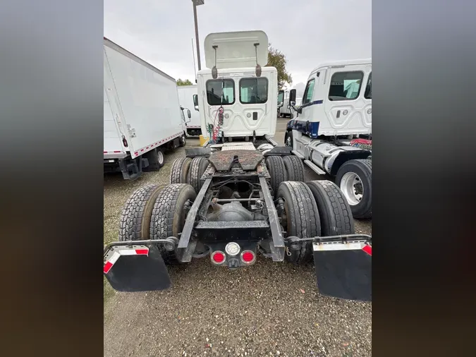 2015 FREIGHTLINER/MERCEDES CASCADIA 125