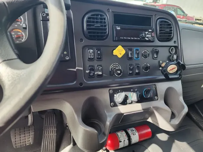 2018 FREIGHTLINER/MERCEDES M2 106