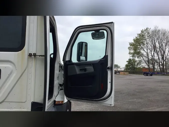 2019 Freightliner Cascadia 126