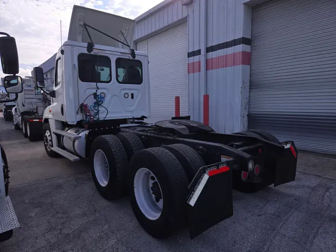 2018 FREIGHTLINER/MERCEDES CASCADIA 125