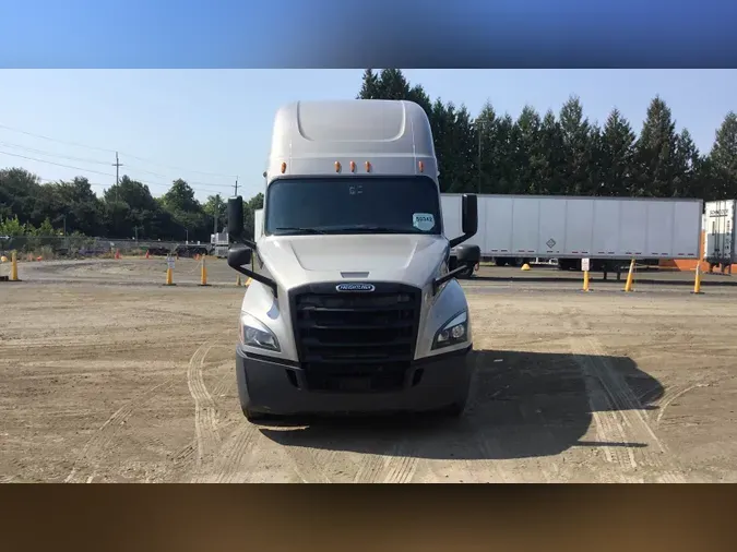 2020 Freightliner Cascadia 126