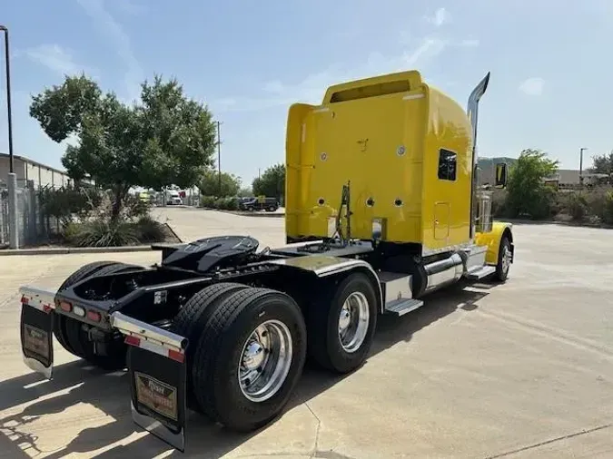 2023 Peterbilt 389