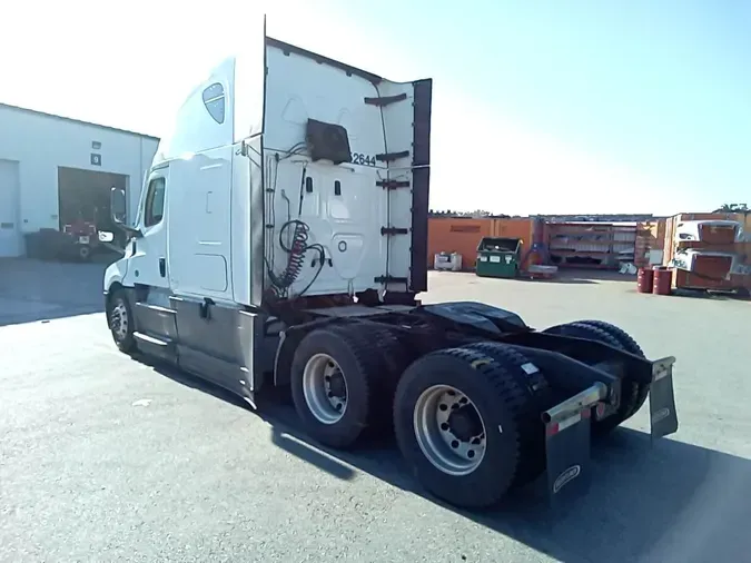 2022 Freightliner Cascadia 126