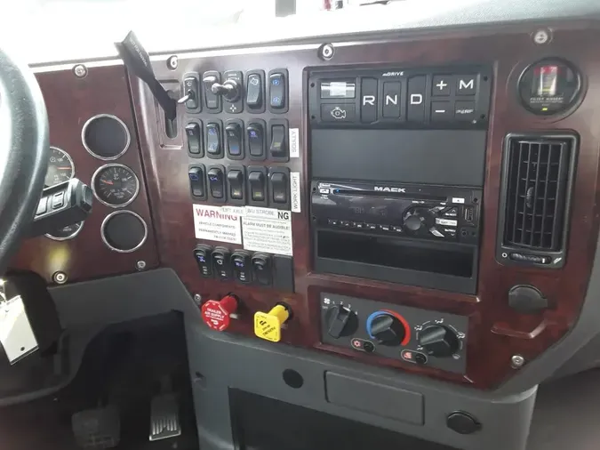 2018 MACK TRUCKS, INC. CHU613