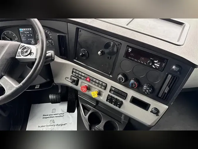 2022 FREIGHTLINER CA126