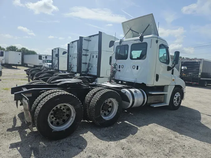 2018 FREIGHTLINER/MERCEDES CASCADIA 125