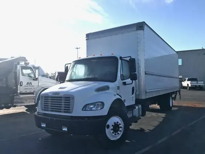 2018 Freightliner Business Class M2 106