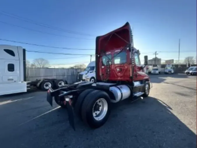 2019 FREIGHTLINER/MERCEDES CASCADIA 1251e0fb2f81aee0d6b135f95d58cd573ad