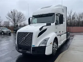 2021 VOLVO VNL64T760