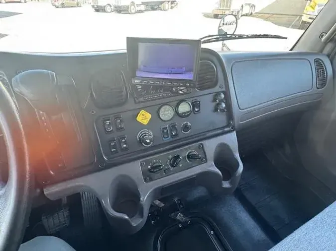 2021 Freightliner Business Class M2 106