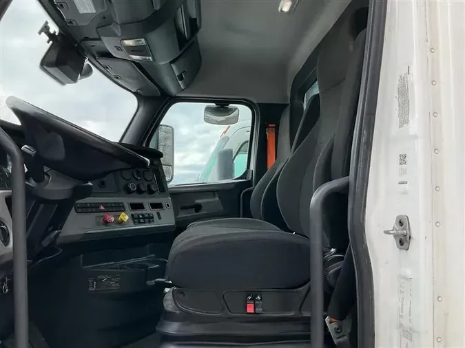 2021 FREIGHTLINER CA126