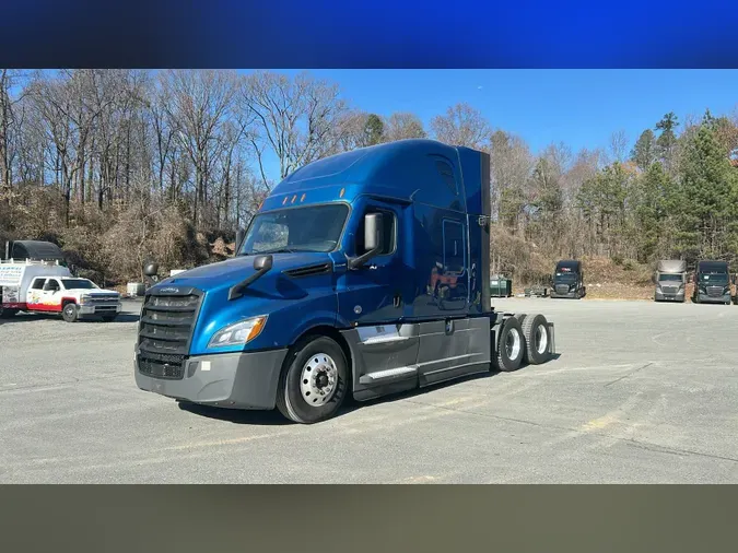 2021 Freightliner Cascadia 126