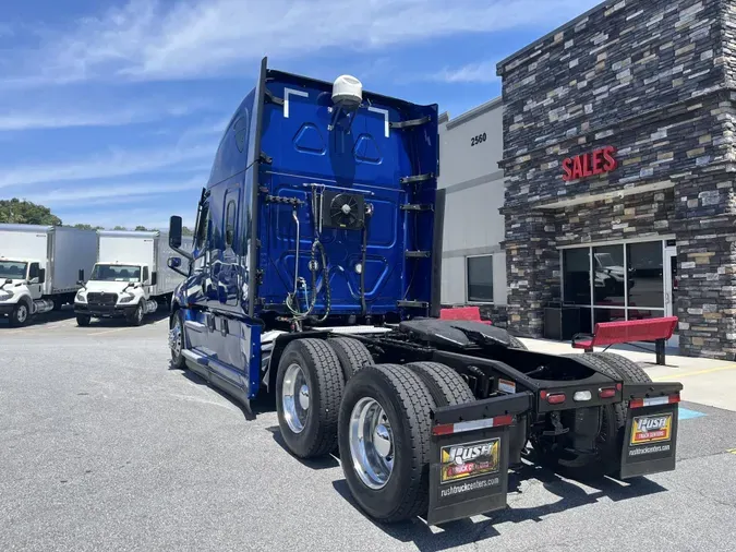 2023 Freightliner Cascadia