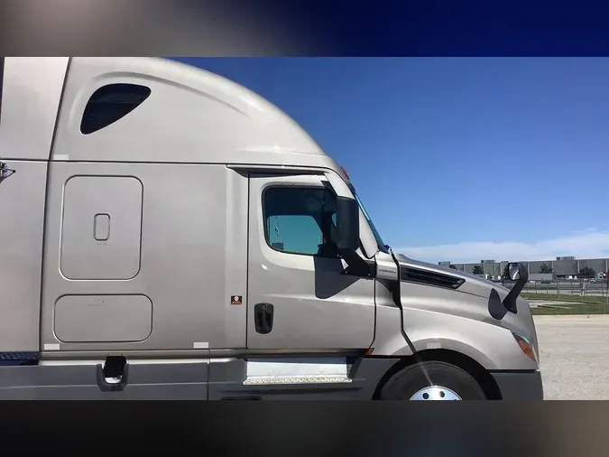2025 Freightliner Cascadia 1261e25818a42cd20032e3197056518cb09