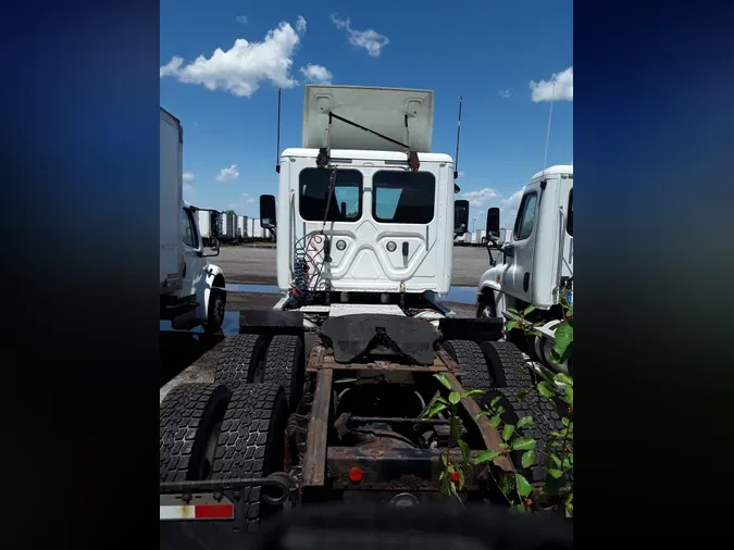 2018 FREIGHTLINER/MERCEDES CASCADIA 125