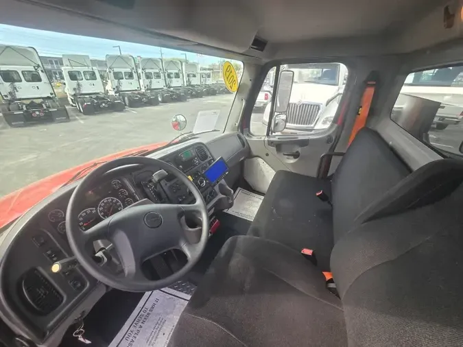 2019 FREIGHTLINER/MERCEDES M2 106