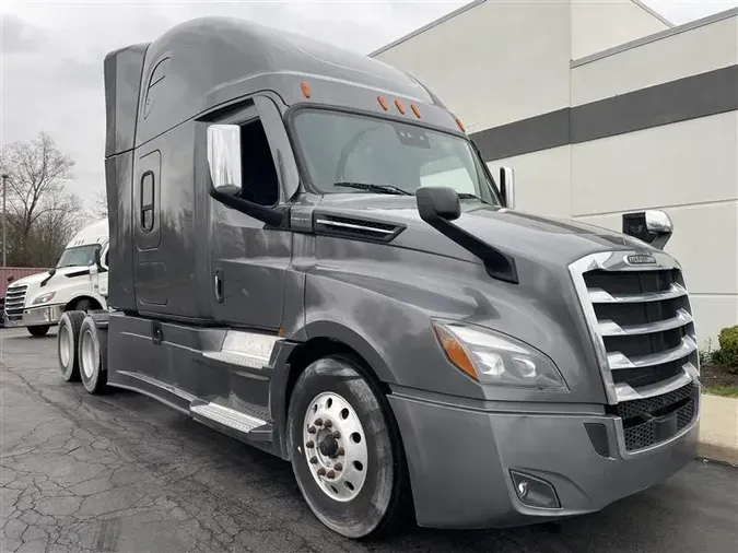 2022 FREIGHTLINER CA126