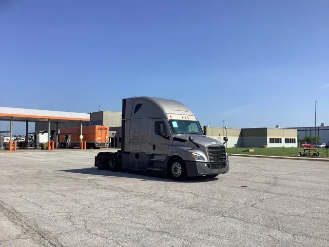 2023 Freightliner Cascadia 1261e2b8547b1be7eaec7bc7d4893f16a01