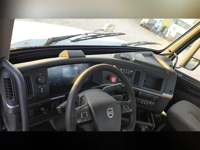 2020 Volvo VNL300