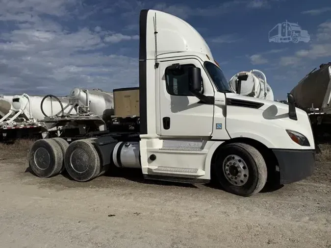 2020 FREIGHTLINER CASCADIA 116