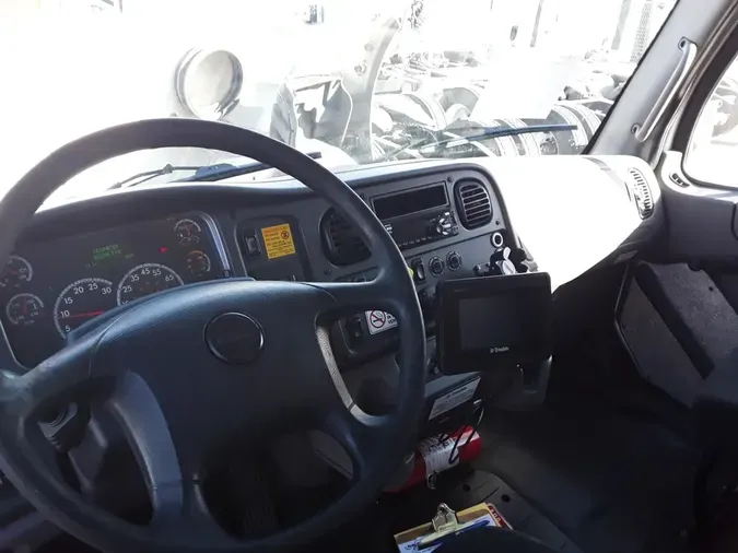 2018 FREIGHTLINER/MERCEDES M2 1061e371174ca86bcb3b721069bb2653a37