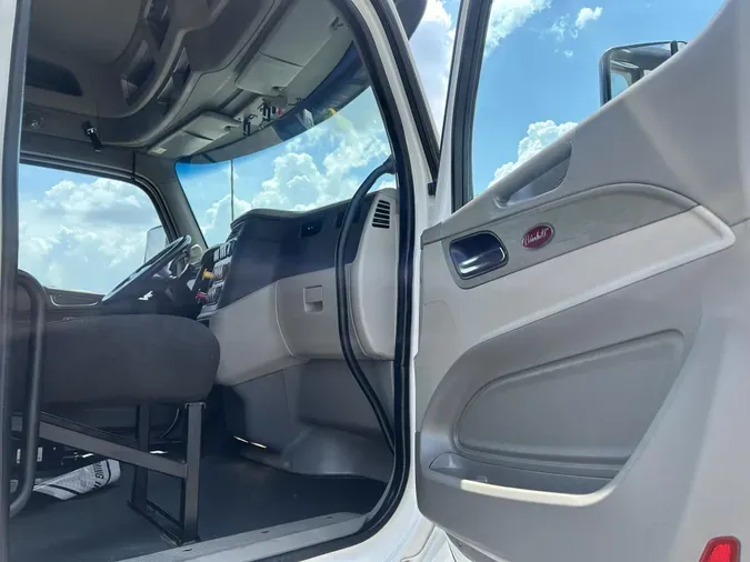 2021 Peterbilt 567