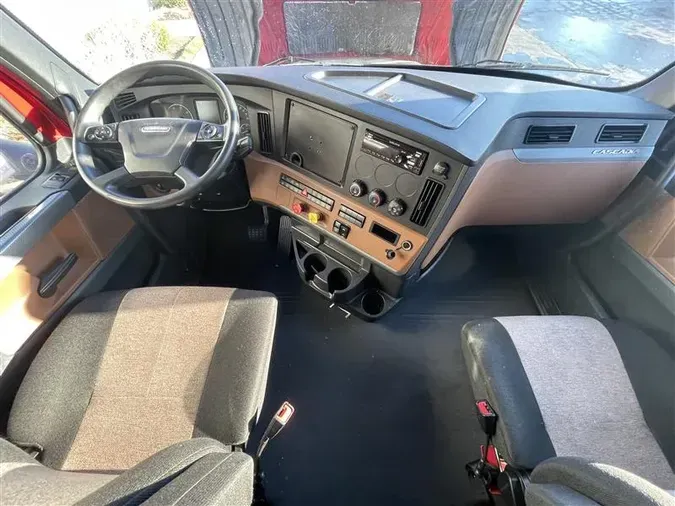 2020 FREIGHTLINER CASCADIA