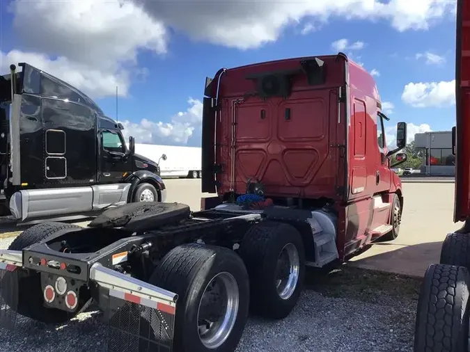 2019 FREIGHTLINER CA126