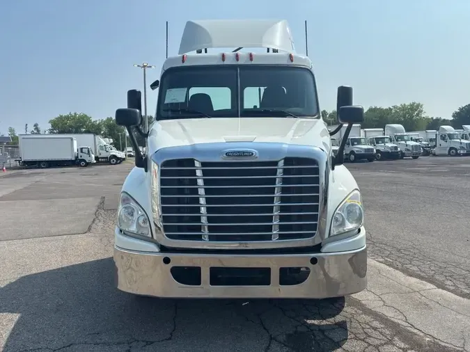 2019 FREIGHTLINER/MERCEDES CASCADIA 1251e3f20ef91a91d9cf19439d1ff95d76b