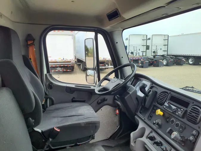 2018 FREIGHTLINER/MERCEDES M2 106