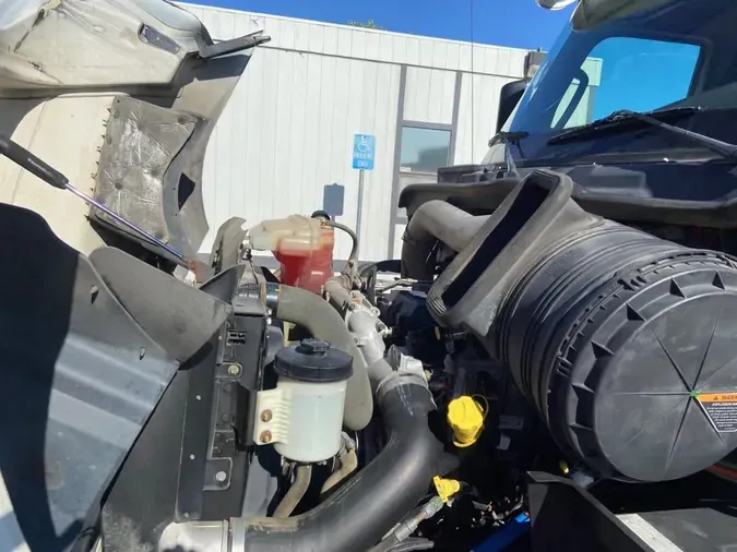 2019 NAVISTAR INTERNATIONAL RH613 DAYCAB S/A