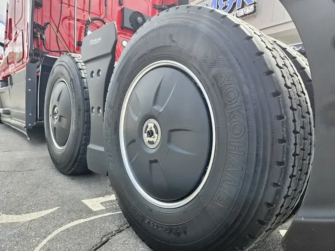 2022 FREIGHTLINER Cascadia 126