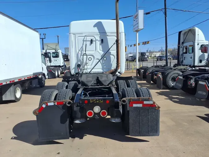 2020 FREIGHTLINER/MERCEDES CASCADIA 1251e4b9e24df5fcb20de76ec952ff1e489