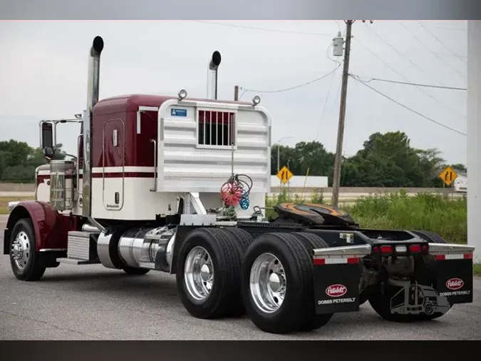 2022 PETERBILT 389