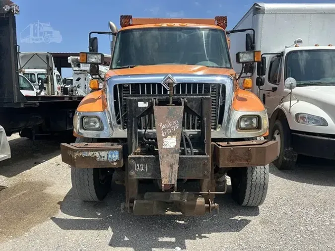 2004 INTERNATIONAL WORKSTAR 7400