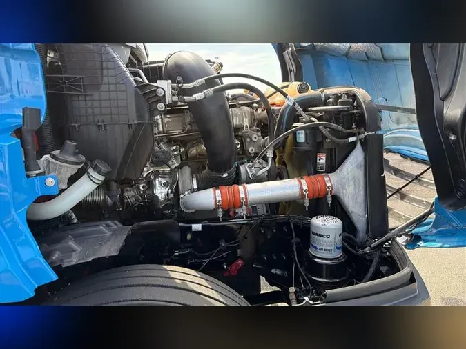 2023 FREIGHTLINER CA126