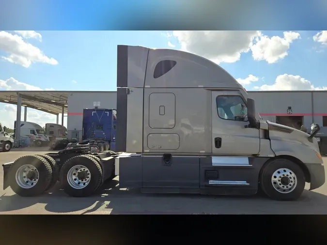 2022 Freightliner Cascadia 126