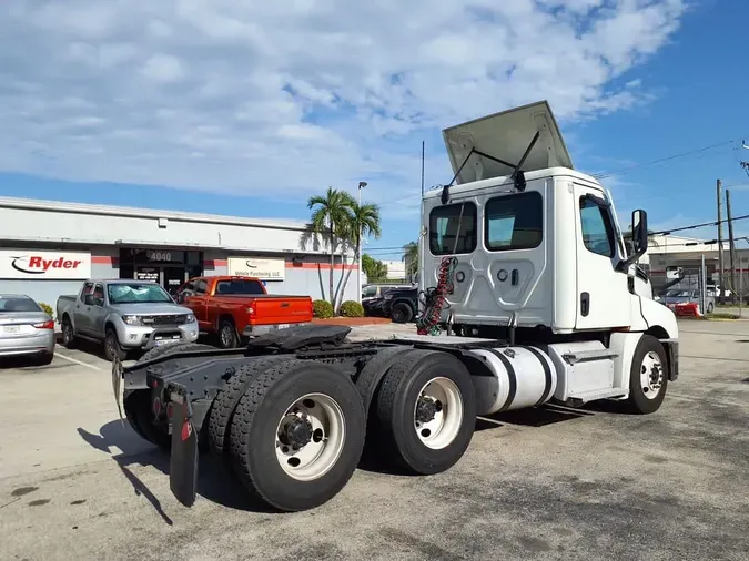 2020 FREIGHTLINER/MERCEDES NEW CASCADIA PX12664