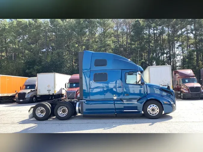 2022 Volvo VNL860