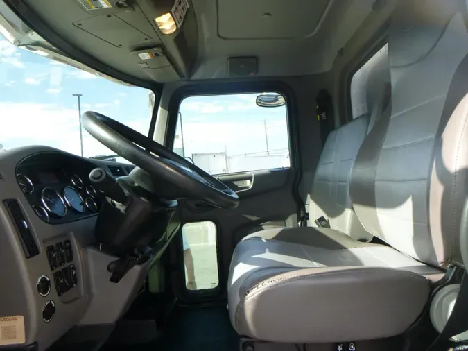 2020 Peterbilt 337