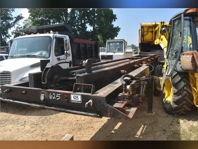 1990 BENLEE TRI AXLE ROLL OFF