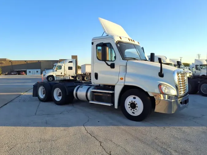 2018 FREIGHTLINER/MERCEDES CASCADIA 125
