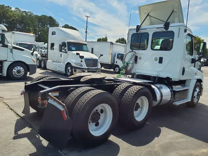 2016 FREIGHTLINER/MERCEDES CASCADIA 125