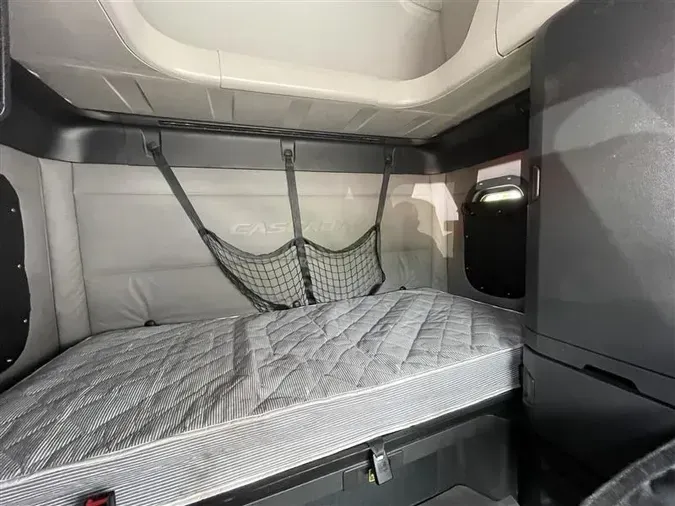 2021 FREIGHTLINER CA126
